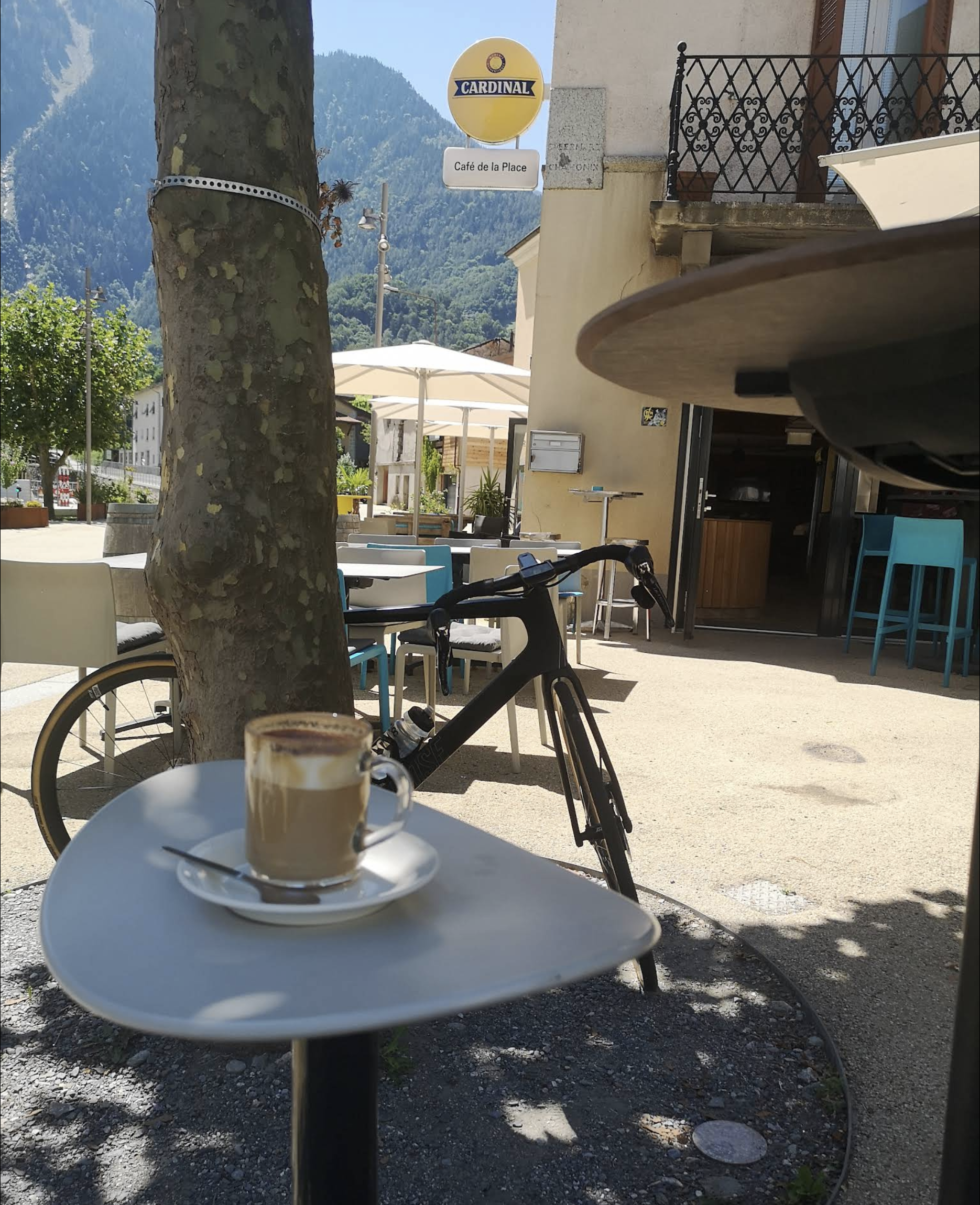 Et un petit café, un...